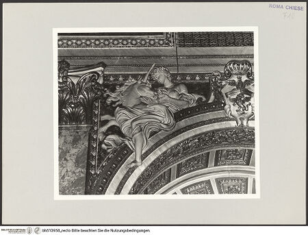 Vorderseite von Sopr. BAS ROMA [https://www.deutsche-digitale-bibliothek.de/content/lizenzen/rv-ez/] Cappella AlaleonaStuckdekoration am Kapelleneingangsbogen - Jungfräulichkeit, linker Zwickel, bh513958_recto. Foto.