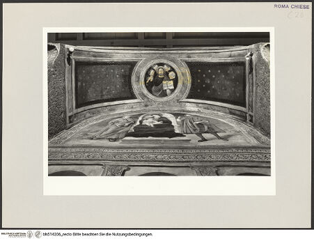 Vorderseite von Sopr. BAS ROMA [https://rightsstatements.org/page/CNE/1.0/] Madonna zwischen den Heiligen Modestus und Creszentia, darunter die Heiligen Vitus, Margarethe und Sebastian - Segnender Christus im Bogenunterzug, bh514206_recto. Foto.