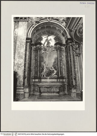 Vorderseite von Sopr. BAS ROMA [https://www.deutsche-digitale-bibliothek.de/content/lizenzen/rv-ez/] Cappella AlaleonaAltaraufbau mit Noli me tangere und Engeln mit Arma Christi - Gesamtansicht, bh514219_recto. Foto.