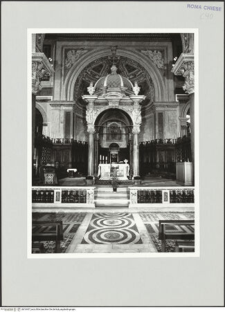 Vorderseite von Sopr. BAS ROMA [https://www.deutsche-digitale-bibliothek.de/content/lizenzen/rv-ez/] San Crisogono - Presbyterium, bh514437_recto. Foto.