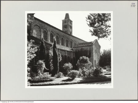 Vorderseite von Bibliotheca Hertziana [https://www.deutsche-digitale-bibliothek.de/content/lizenzen/rv-fz/] San Giovanni EvangelistaAußenbauNordfassade - Langhaus und gotische Kapelle von Nordosten, bh514822_recto. Foto: Schwarz, Heinrich Mathias.