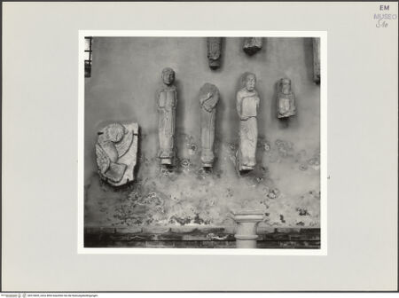 Vorderseite von Bibliotheca Hertziana [https://www.deutsche-digitale-bibliothek.de/content/lizenzen/rv-fz/] Propheten und Heiligen als Säulenfiguren - Teilansicht, bh514839_recto. Foto: Schwarz, Heinrich Mathias.