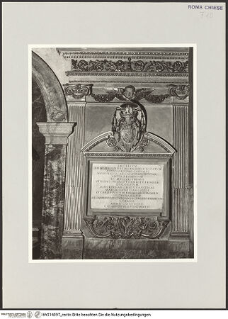 Vorderseite von Sopr. BAS ROMA [https://www.deutsche-digitale-bibliothek.de/content/lizenzen/rv-ez/] Stiftungsinschrift - Rechts vom Altar, bh514897_recto. Foto.