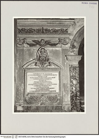 Vorderseite von Sopr. BAS ROMA [https://www.deutsche-digitale-bibliothek.de/content/lizenzen/rv-ez/] Stiftungsinschrift - Links vom Altar, bh514898_recto. Foto.