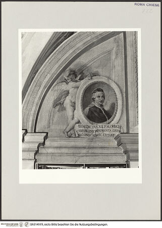 Vorderseite von Sopr. BAS ROMA [https://www.deutsche-digitale-bibliothek.de/content/lizenzen/rv-ez/] Lünettenbilder - Porträtmedaillon, Papst Benedikt XII., bh514919_recto. Foto.