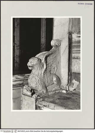 Vorderseite von Sopr. BAS ROMA [https://www.deutsche-digitale-bibliothek.de/content/lizenzen/rv-ez/] Wangen der die Apsis umlaufenden Steinbank - , bh514922_recto. Foto.