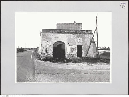 Vorderseite von Sigismondi, Roberto [https://www.deutsche-digitale-bibliothek.de/content/lizenzen/rv-fz/] Chiesetta della Madonna di Costantinopoli - Fassade, bh514942_recto. Foto: Sigismondi, Roberto.