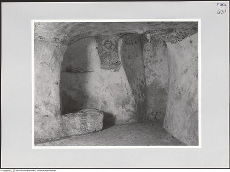 Vorderseite von Sigismondi, Roberto [https://www.deutsche-digitale-bibliothek.de/content/lizenzen/rv-fz/] Cripta del Crocifisso - Inneres, Nische rechts vom Altar, bh514990_recto. Foto: Sigismondi, Roberto.