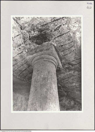 Vorderseite von Sigismondi, Roberto [https://www.deutsche-digitale-bibliothek.de/content/lizenzen/rv-fz/] Cripta del Crocifisso - Inneres, Säule, bh514993_recto. Foto: Sigismondi, Roberto.