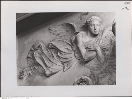 Vorderseite von Pedicini, Luciano [https://www.deutsche-digitale-bibliothek.de/content/lizenzen/rv-ez/] Altarretabel mit der Madonna delle Grazie zwischen den heiligen Cataldus und Agnellus und den Stiftern Giovanni Maria Poderico und Federico PodericoMadonna delle Grazie - Detail: Engel in Anbetung, links, bh515288_recto. Foto: Pedicini, Luciano.