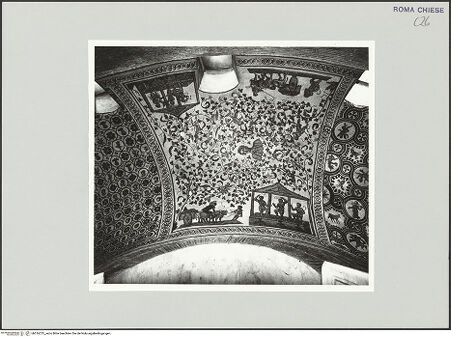 Vorderseite von Sopr. BAS ROMA [https://www.deutsche-digitale-bibliothek.de/content/lizenzen/rv-ez/] Mosaik mit Weinleseszene - , bh516215_recto. Foto.