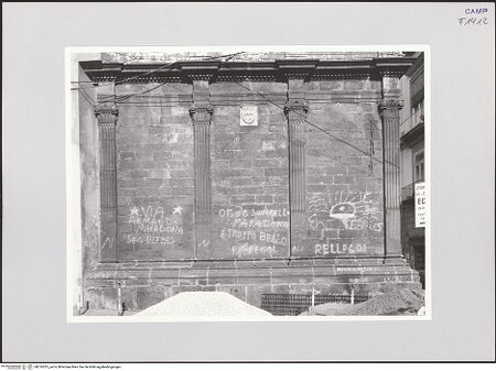 Vorderseite von Bibliotheca Hertziana [https://www.deutsche-digitale-bibliothek.de/content/lizenzen/rv-fz/] Cappella Pontano - Westwand, bh516551_recto. Foto.