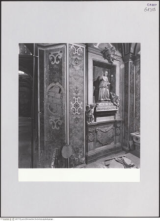Vorderseite von ICCD [https://www.deutsche-digitale-bibliothek.de/content/lizenzen/rv-ez/] Grabmal des Kardinals Giuseppe Maria Capece Zurlo - Gesamtansicht, bh517102_recto. Foto.