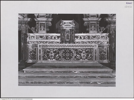 Vorderseite von ICCD [https://www.deutsche-digitale-bibliothek.de/content/lizenzen/rv-ez/] Hauptaltar - Gesamtansicht, bh517185_recto. Foto.