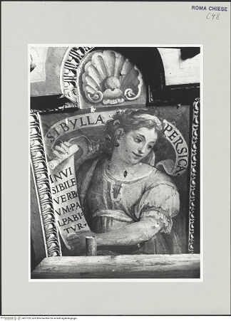 Vorderseite von Sopr. BAS ROMA [https://www.deutsche-digitale-bibliothek.de/content/lizenzen/rv-ez/] Ausmalung der Wölbung von Apsis und ChorjochSibyllenPersische Sibylle - während der Restaurierung von 1986, bh517229_recto. Foto.