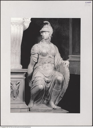 Vorderseite von Pedicini, Luciano [https://www.deutsche-digitale-bibliothek.de/content/lizenzen/rv-ez/] Grabmal des Jacopo Sannazaro (gest. 1530)Judith / Minerva - Frontalansicht, bh517383_recto. Foto: Pedicini, Luciano.