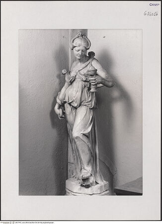 Vorderseite von Pedicini, Luciano [https://www.deutsche-digitale-bibliothek.de/content/lizenzen/rv-ez/] Grabmal des Antonio de Gennaro (gest. 1522)Prudentia - Ansicht von rechts, bh517401_recto. Foto: Pedicini, Luciano.