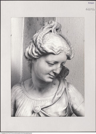 Vorderseite von Pedicini, Luciano [https://www.deutsche-digitale-bibliothek.de/content/lizenzen/rv-ez/] Grabmal des Antonio de Gennaro (gest. 1522)Prudentia - Detail: Gesicht, bh517404_recto. Foto: Pedicini, Luciano.