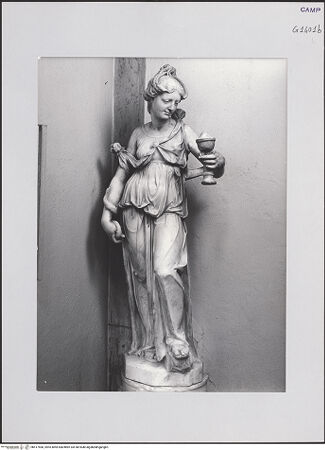 Vorderseite von Pedicini, Luciano [https://www.deutsche-digitale-bibliothek.de/content/lizenzen/rv-ez/] Grabmal des Antonio de Gennaro (gest. 1522)Prudentia - Gesamtansicht, bh517406_recto. Foto: Pedicini, Luciano.