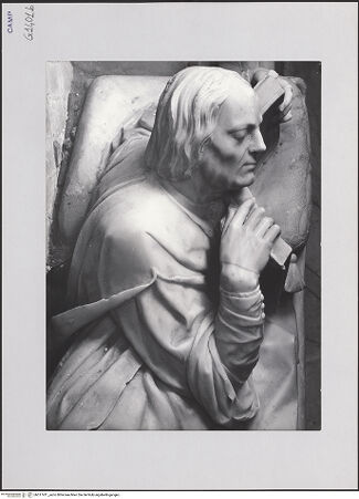 Vorderseite von Pedicini, Luciano [https://www.deutsche-digitale-bibliothek.de/content/lizenzen/rv-ez/] Grabmal des Antonio de Gennaro (gest. 1522)Gisant und Sarkophag - Detail: Kopf von oben, bh517411_recto. Foto: Pedicini, Luciano.