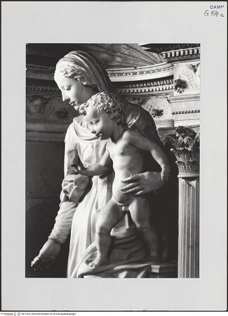 Vorderseite von Pedicini, Luciano [https://www.deutsche-digitale-bibliothek.de/content/lizenzen/rv-ez/] Der Altar von Monteoliveto (Altare del Pezzo)Maria mit Kind - Ansicht von rechts, bh517435_recto. Foto: Pedicini, Luciano.