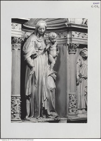 Vorderseite von Pedicini, Luciano [https://www.deutsche-digitale-bibliothek.de/content/lizenzen/rv-ez/] Der Altar von Monteoliveto (Altare del Pezzo)Maria mit Kind - Seitenansicht von links, bh517440_recto. Foto: Pedicini, Luciano.