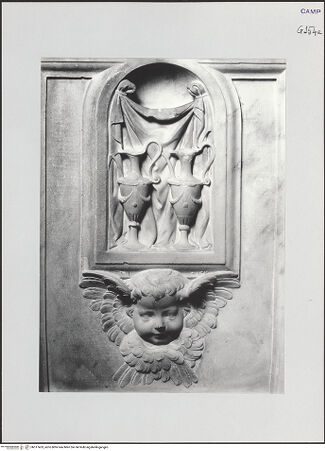 Vorderseite von Pedicini, Luciano [https://www.deutsche-digitale-bibliothek.de/content/lizenzen/rv-ez/] Der Altar von Monteoliveto (Altare del Pezzo)Liturgische Geräte und Cherubim - Linke Sockelzone, Nische mit Cherubim, bh517453_recto. Foto: Pedicini, Luciano.