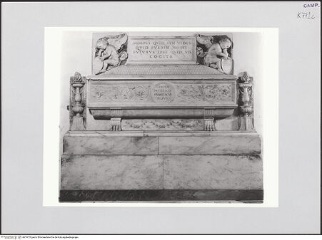 Vorderseite von Pedicini, Luciano [https://www.deutsche-digitale-bibliothek.de/content/lizenzen/rv-ez/] Grabmal des Enrico Poderico - Gesamtansicht, bh518109_recto. Foto: Pedicini, Luciano.