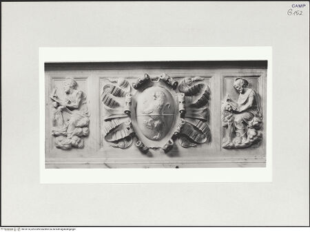 Vorderseite von Pedicini, Luciano [https://www.deutsche-digitale-bibliothek.de/content/lizenzen/rv-ez/] Marienaltar (Altar der Familie Ligorio)Die vier Evangelisten - Das Familienwappen der Ligorio zwischen den Evangelisten Matthäus und Markus, bh518110_recto. Foto: Pedicini, Luciano.