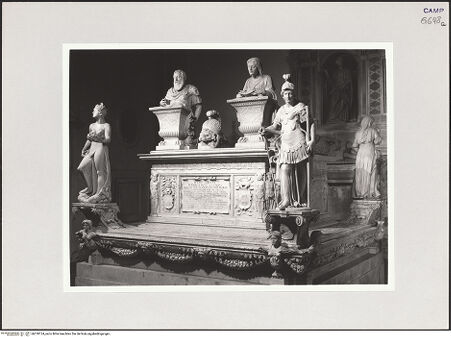 Vorderseite von Pedicini, Luciano [https://www.deutsche-digitale-bibliothek.de/content/lizenzen/rv-ez/] Grabmal des Vizekönigs Don Pedro di Toledo (gest. 1553) und seiner Gemahlin Maria Ossorio Pimentel - Seitenansicht von rechts, bh518124_recto. Foto: Pedicini, Luciano.