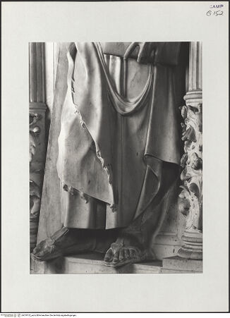 Vorderseite von Pedicini, Luciano [https://www.deutsche-digitale-bibliothek.de/content/lizenzen/rv-ez/] Marienaltar (Altar der Familie Ligorio)Der Apostel Andreas - Detail: Gewand, bh518132_recto. Foto: Pedicini, Luciano.