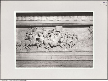 Vorderseite von Pedicini, Luciano [https://www.deutsche-digitale-bibliothek.de/content/lizenzen/rv-ez/] Grabmal des Vizekönigs Don Pedro di Toledo (gest. 1553) und seiner Gemahlin Maria Ossorio PimentelDie Flucht der Türken (linke Seite) - Gesamtansicht, bh518136_recto. Foto: Pedicini, Luciano.