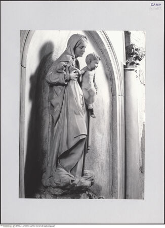 Vorderseite von Pedicini, Luciano [https://www.deutsche-digitale-bibliothek.de/content/lizenzen/rv-ez/] Madonna delle Grazie - Ansicht von links, bh518147_recto. Foto.