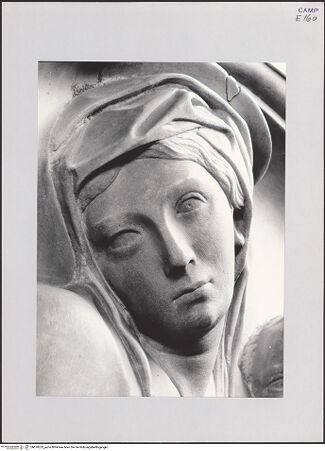 Vorderseite von Pedicini, Luciano [https://www.deutsche-digitale-bibliothek.de/content/lizenzen/rv-ez/] Grabmal des Giovanni Iacopo Tocco (gest. 1520) - Detail: Maria, bh518252_recto. Foto: Pedicini, Luciano.