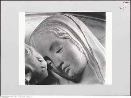 Vorderseite von Pedicini, Luciano [https://www.deutsche-digitale-bibliothek.de/content/lizenzen/rv-ez/] Grabmal des Galeazzo III Pandone (gest. 1514)Madonna - Detail: Maria, bh518290_recto. Foto: Pedicini, Luciano.