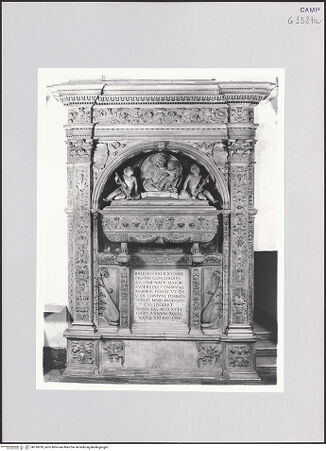 Vorderseite von Pedicini, Luciano [https://www.deutsche-digitale-bibliothek.de/content/lizenzen/rv-ez/] Grabmal des Baldassarre Ricca (gest. 1518) - Gesamtansicht, bh518293_recto. Foto: Pedicini, Luciano.