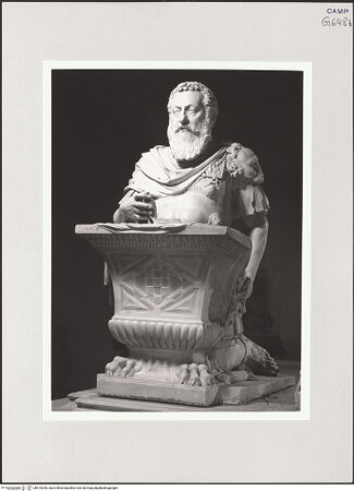 Vorderseite von Pedicini, Luciano [https://www.deutsche-digitale-bibliothek.de/content/lizenzen/rv-ez/] Grabmal des Vizekönigs Don Pedro di Toledo (gest. 1553) und seiner Gemahlin Maria Ossorio PimentelFigur des Vizekönigs Don Pedro di Toledo - Frontalansicht, bh518340_recto. Foto: Pedicini, Luciano.