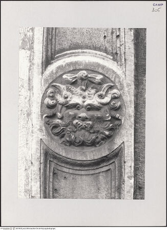 Vorderseite von Pedicini, Luciano [https://www.deutsche-digitale-bibliothek.de/content/lizenzen/rv-ez/] Maria mit Kind - Tür und Relief, bh518355_recto. Foto: Pedicini, Luciano.