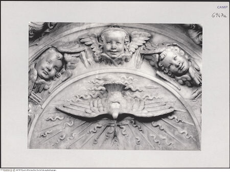 Vorderseite von Pedicini, Luciano [https://www.deutsche-digitale-bibliothek.de/content/lizenzen/rv-ez/] Tabernakelrahmen der Ikone von Santa Maria la BrunaEngel und Heiliggeisttaube - Cherubim (Bogen) und Heiliggeisttaube (Tympanon), bh518722_recto. Foto: Pedicini, Luciano.