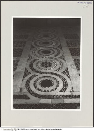 Vorderseite von ICCD [https://www.deutsche-digitale-bibliothek.de/content/lizenzen/rv-ez/] Cosmatenboden - Detail, bh519980_recto. Foto.