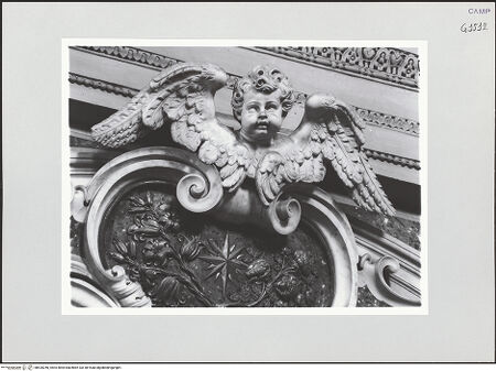 Vorderseite von ICCD [https://www.deutsche-digitale-bibliothek.de/content/lizenzen/rv-ez/] Rahmendekoration - Ein Cherub, bh520256_recto. Foto.