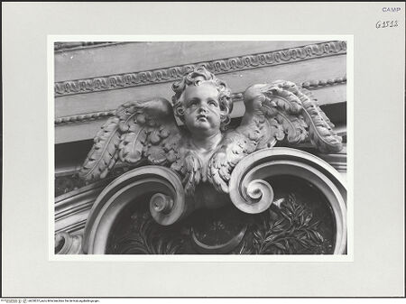 Vorderseite von ICCD [https://www.deutsche-digitale-bibliothek.de/content/lizenzen/rv-ez/] Rahmendekoration - Ein Cherub, bh520257_recto. Foto.