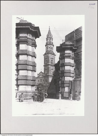 Vorderseite von ICCD [https://www.deutsche-digitale-bibliothek.de/content/lizenzen/rv-ez/] Santa Maria del Carmine - Ansicht von Süden, im Hintergrund die Kirche Santa Maria del Carmine, bh520263_recto. Foto.