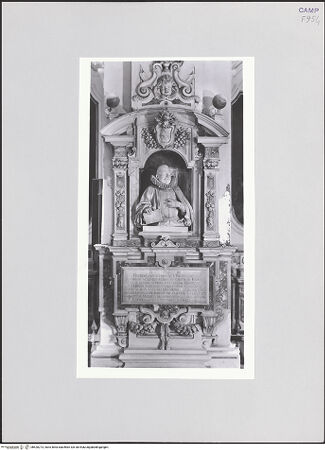 Vorderseite von ICCD [https://www.deutsche-digitale-bibliothek.de/content/lizenzen/rv-ez/] Grabmal des Girolamo Flerio (gest. 1620) - Gesamtansicht, bh520273_recto. Foto.