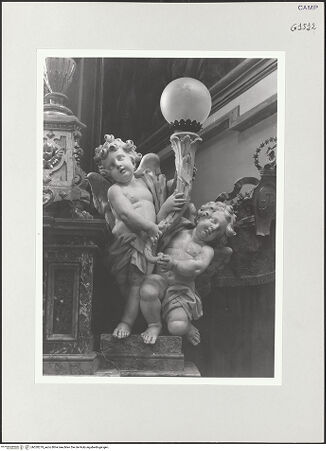 Vorderseite von ICCD [https://www.deutsche-digitale-bibliothek.de/content/lizenzen/rv-ez/] Hauptaltar - Detail: Putti, bh520279_recto. Foto.