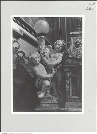Vorderseite von ICCD [https://www.deutsche-digitale-bibliothek.de/content/lizenzen/rv-ez/] Hauptaltar - Detail: Putti, bh520280_recto. Foto.