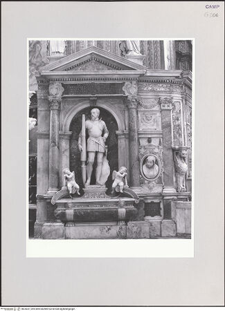 Vorderseite von ICCD [https://www.deutsche-digitale-bibliothek.de/content/lizenzen/rv-ez/] Grabmal des Giovanni Vincenzo Spinelli (gest. 1576) - Gesamtansicht, bh520287_recto. Foto.