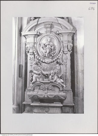 Vorderseite von ICCD [https://www.deutsche-digitale-bibliothek.de/content/lizenzen/rv-ez/] Grabmal des Nicolò Ludovisi von Piombino - Teilansicht, bh520305_recto. Foto.