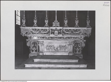 Vorderseite von ICCD [https://www.deutsche-digitale-bibliothek.de/content/lizenzen/rv-ez/] Hauptaltar - Gesamtansicht, bh520310_recto. Foto.