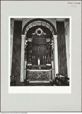 Vorderseite von Sopr. BAS ROMA [https://www.deutsche-digitale-bibliothek.de/content/lizenzen/rv-ez/] San Tommaso ai CenciCappella del Crocifisso - Gesamtansicht, bh521074_recto. Foto.